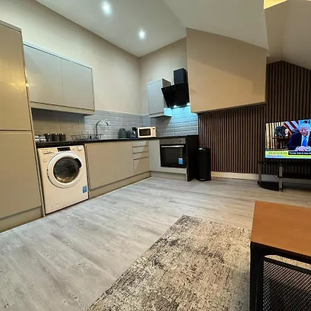 Chic And Stylish Luxury Leeds (West Yorkshire)