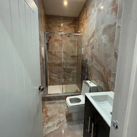 Chic And Stylish Luxury * Leeds (West Yorkshire)